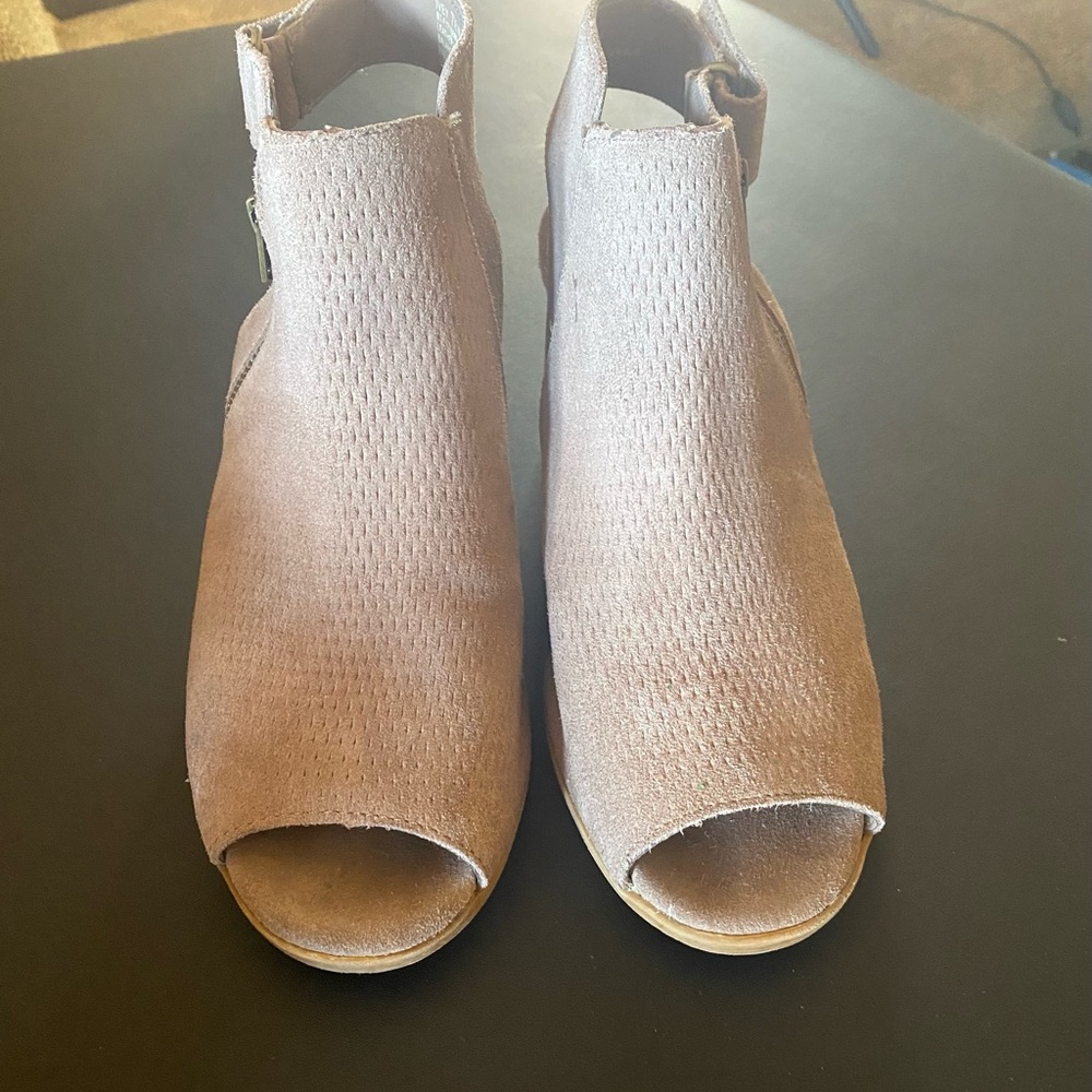 Baretraps Bootie heels size 7 1/2